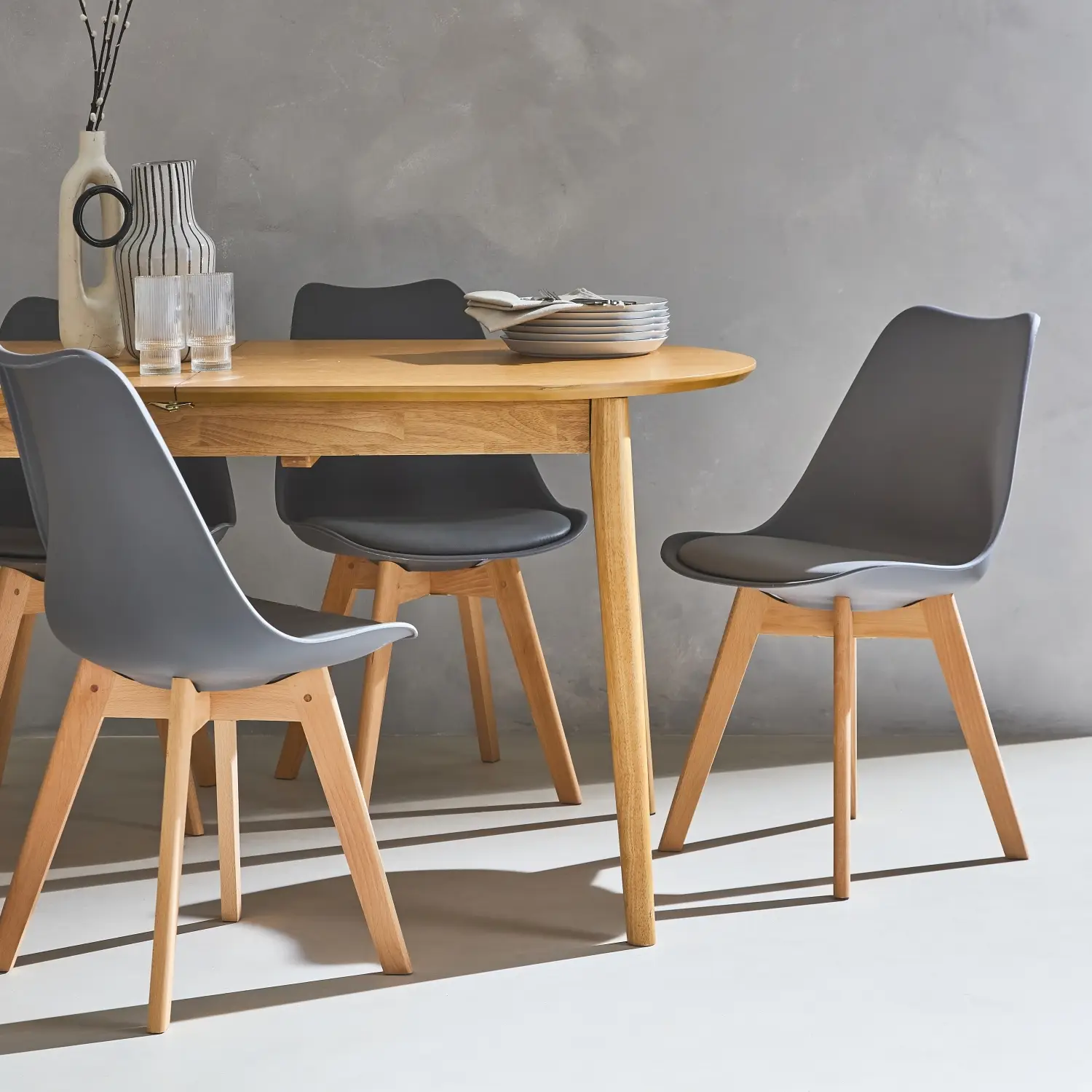 Lot de 4 chaises scandinaves. pieds bois de hêtre. chaises 1 place. gris | sweeek