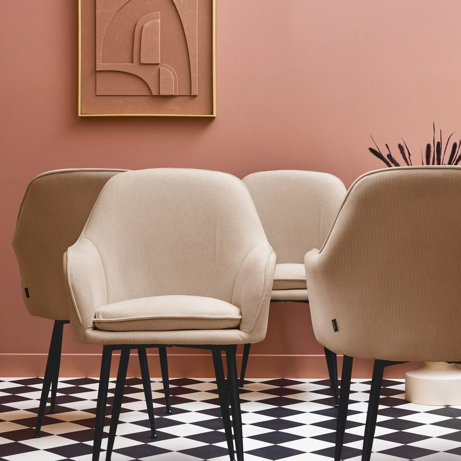 Lot de 4 fauteuils en velours côtelé beige et pieds en métal noir mat. L 57 x P 59 x H 84.5cm | sweeek