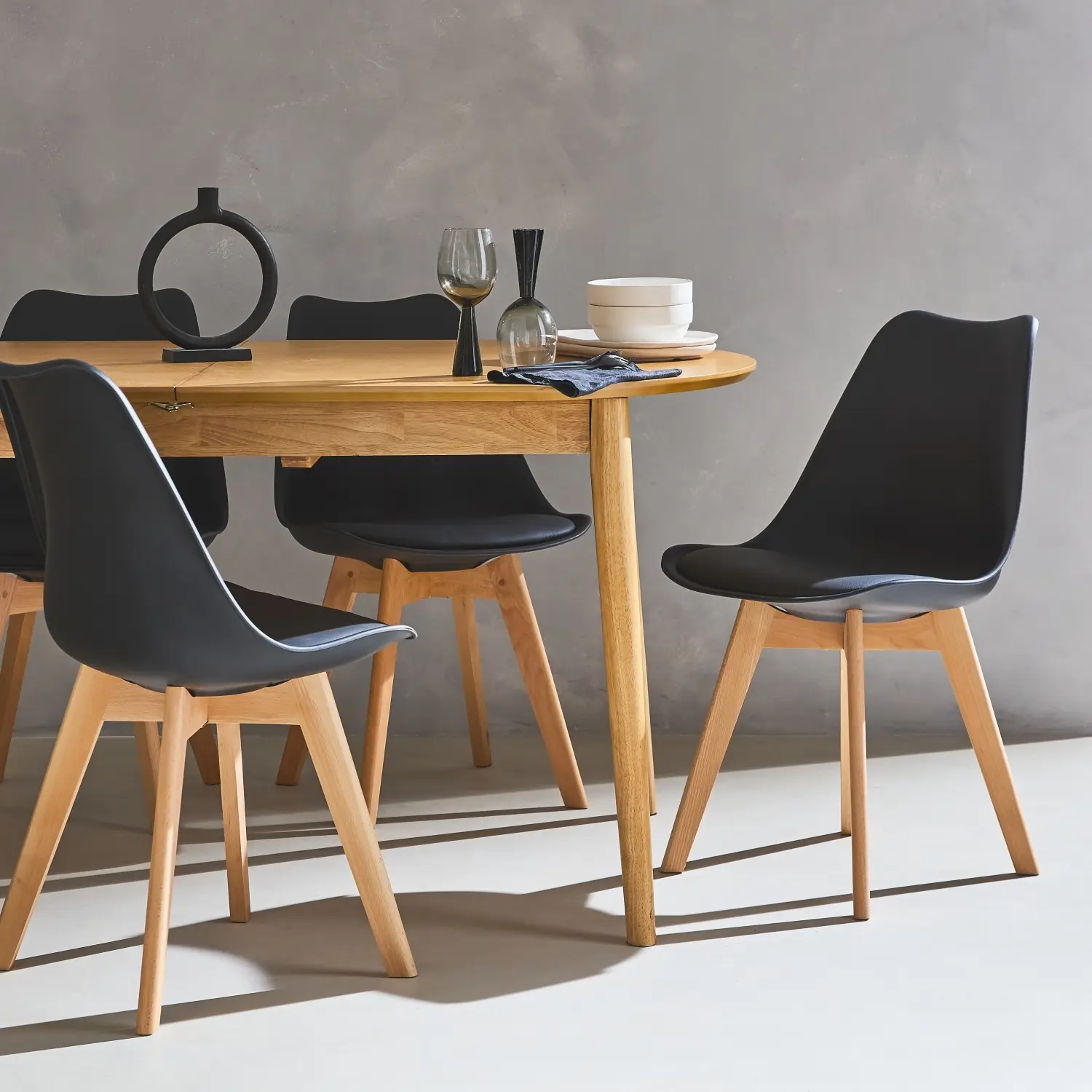 Lot de 4 chaises scandinaves. pieds bois de hêtre. chaise 1 place. noirs | sweeek