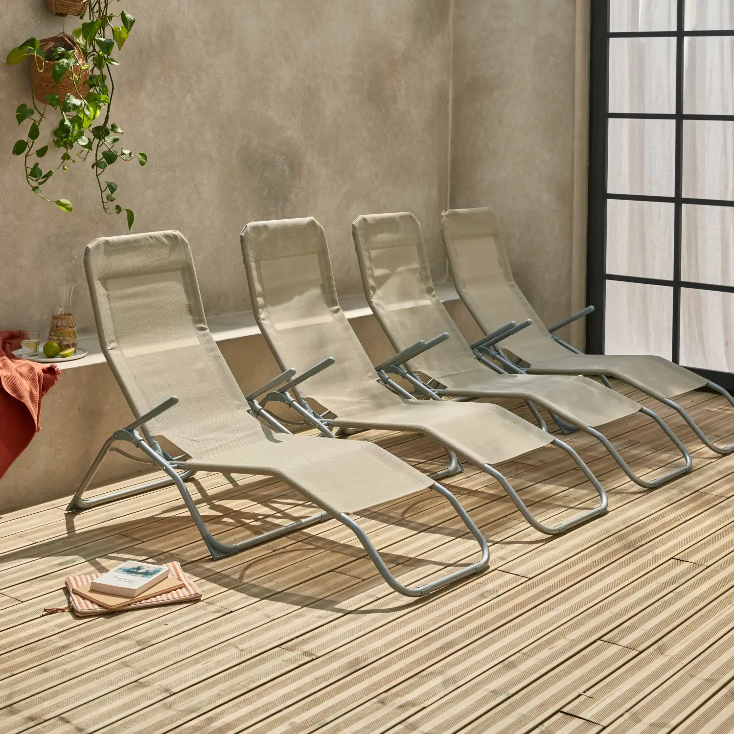 Lot de 4 bains de soleil pliants – Levito Taupe – Transats textilène 2 positions. chaises longues | sweeek
